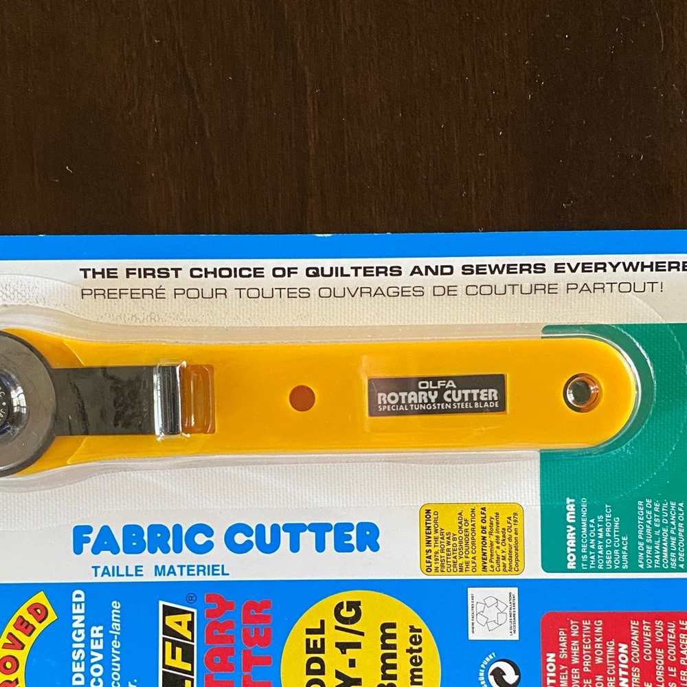 Olfa Rotary Fabric Cutter - Model RTY-1/G - Picture 3 of 6
